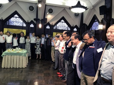 世話人代表の井上靖夫さん(S56卒)が閉会あいさつ